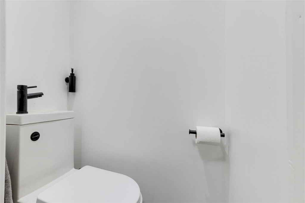 Chediston Vale, Bestwood Park, Nottinghamshire, NG5 5QA