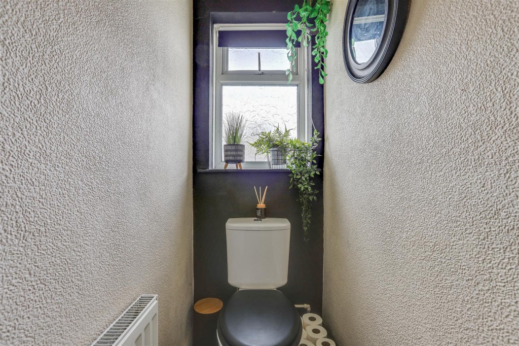 Watnall Road, Hucknall, Nottinghamshire, NG15 7NH