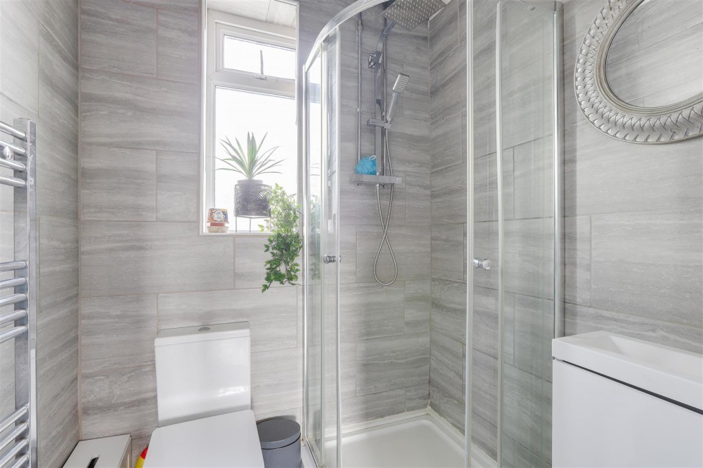 Watnall Road, Hucknall, Nottinghamshire, NG15 7NH