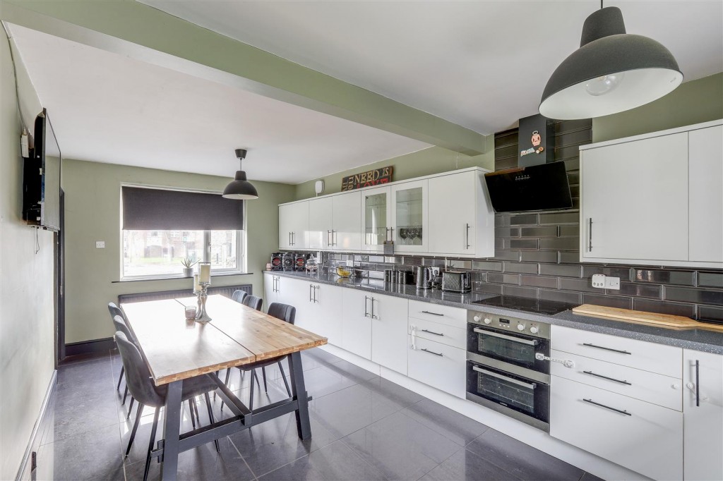 Watnall Road, Hucknall, Nottinghamshire, NG15 7NH