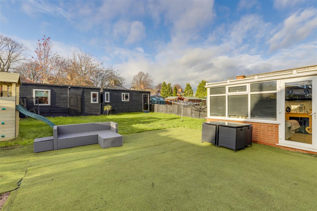 Watnall Road, Hucknall, Nottinghamshire, NG15 7NH