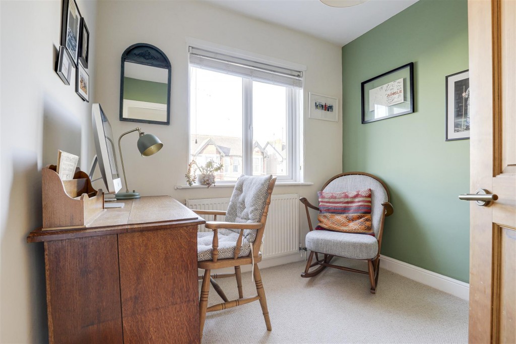 Loughborough Road, West Bridgford, Nottinghamshire, NG2 7JT