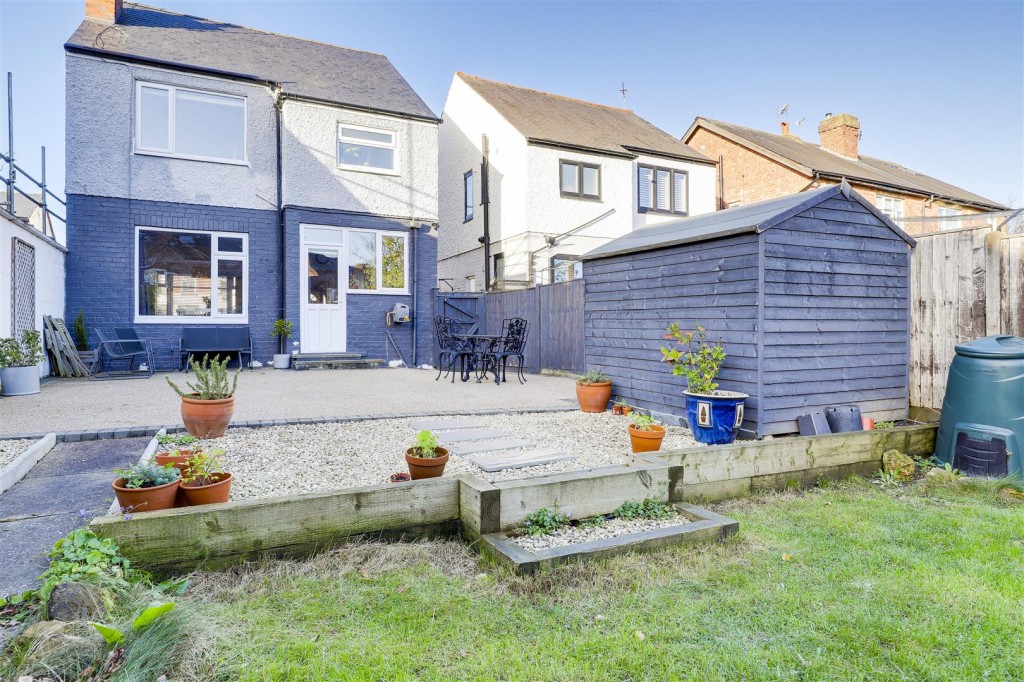 Loughborough Road, West Bridgford, Nottinghamshire, NG2 7JT