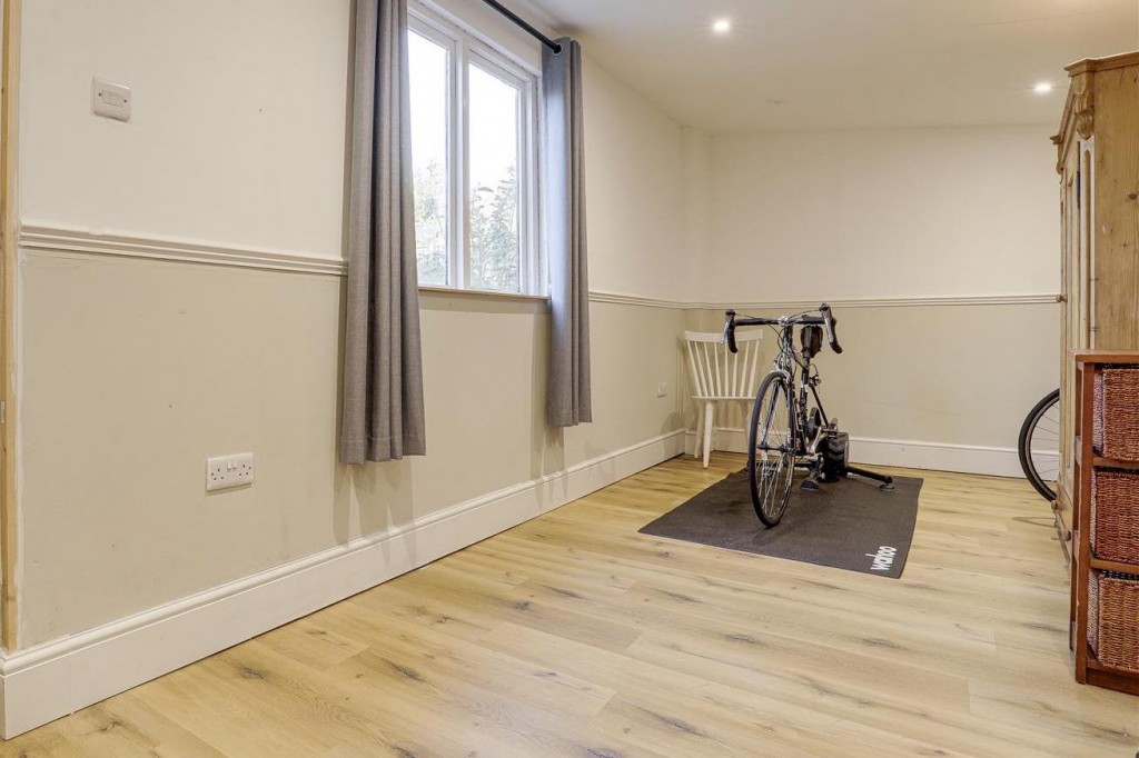 Loughborough Road, West Bridgford, Nottinghamshire, NG2 7JT