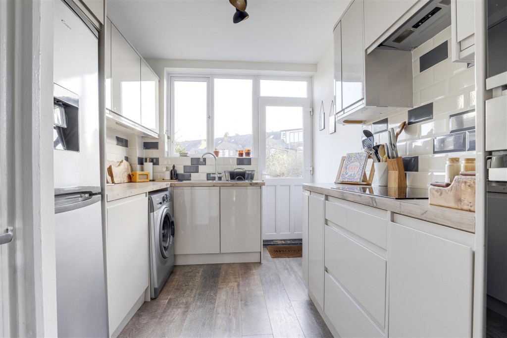 Loughborough Road, West Bridgford, Nottinghamshire, NG2 7JT