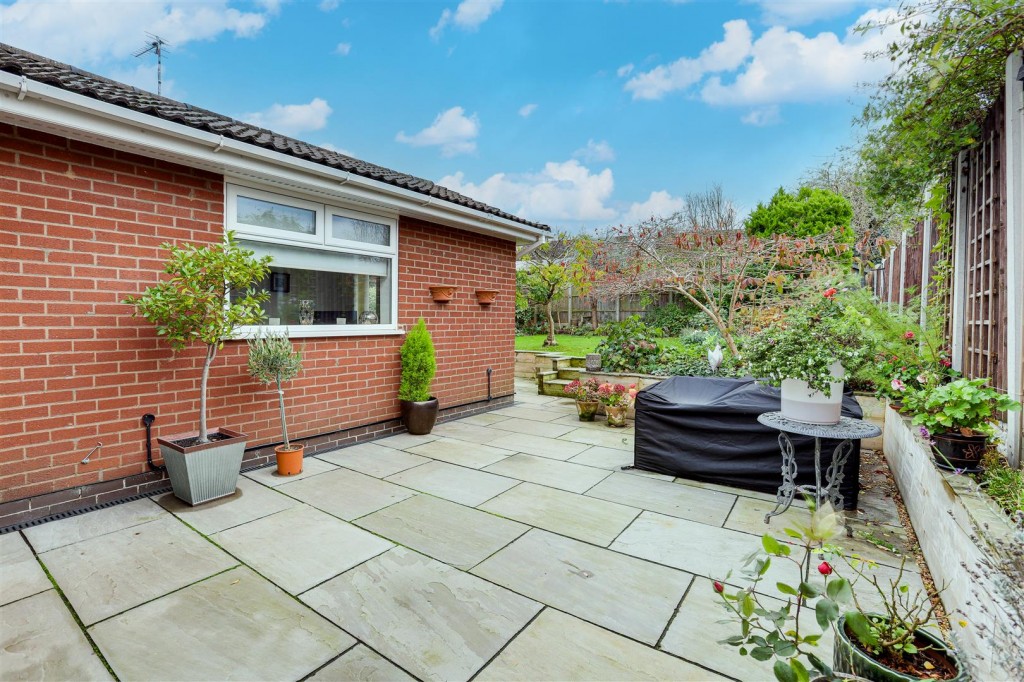 Queensway, Castle Donington, Derbyshire, DE74 2XQ