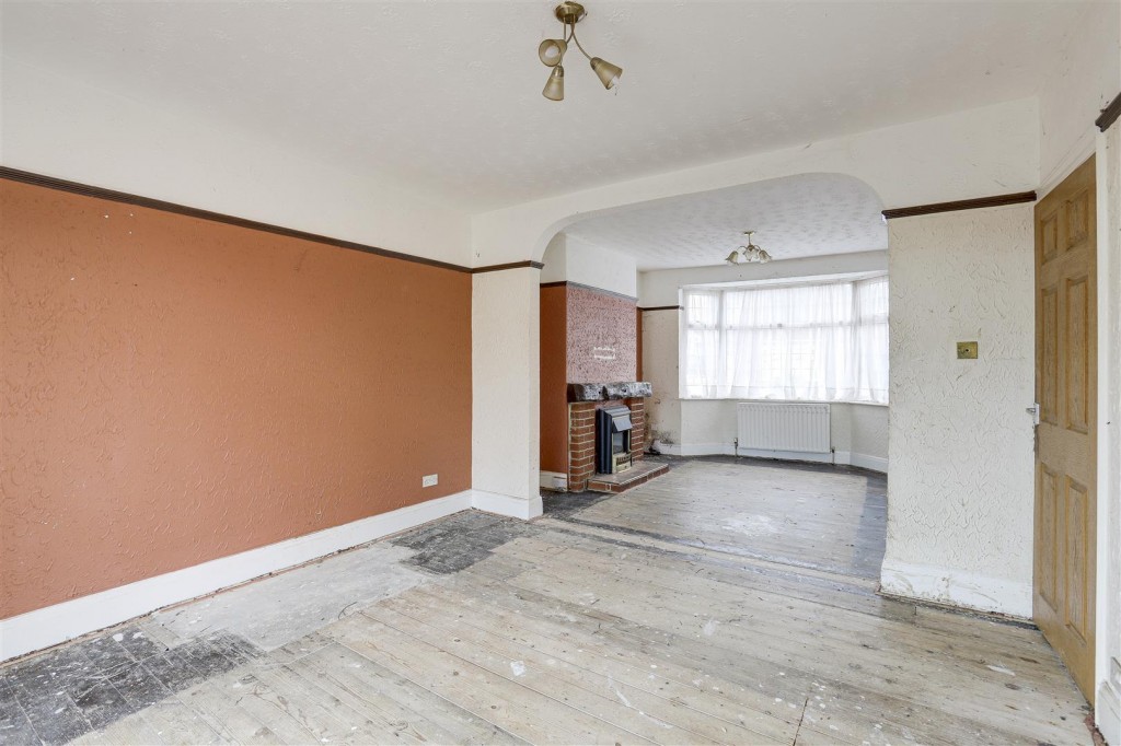 Briar Gate, Long Eaton, Nottinghamshire, NG10 4BN