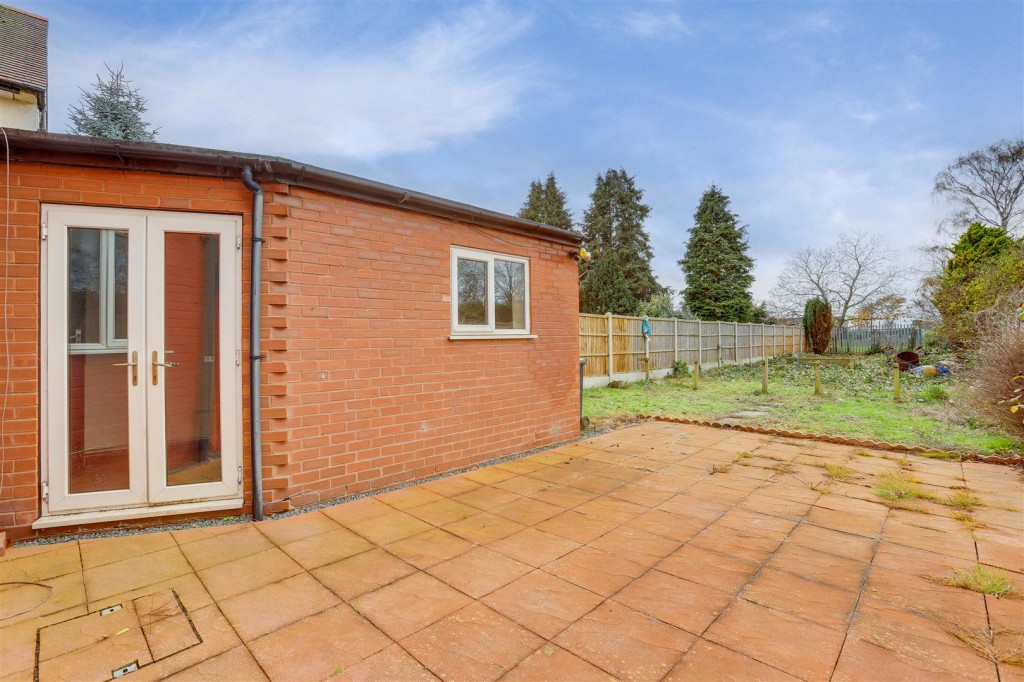 Briar Gate, Long Eaton, Nottinghamshire, NG10 4BN