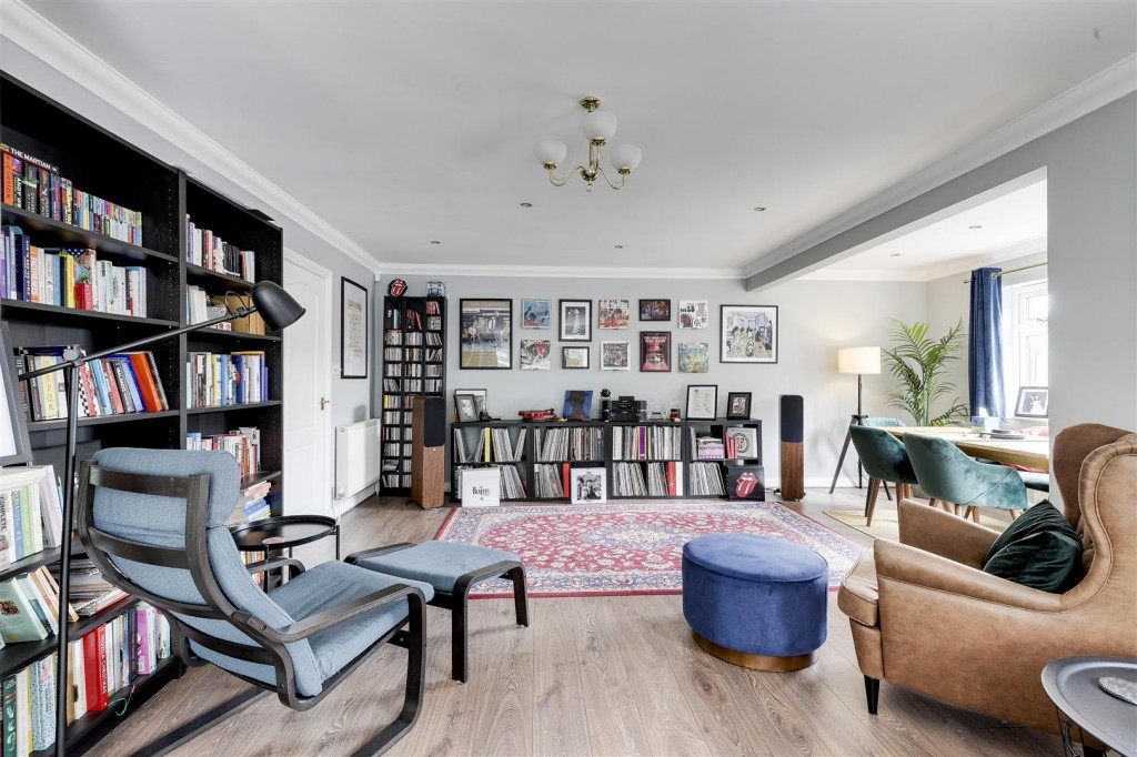 Pinfold Close, Woodborough, Nottinghamshire, NG14 6DP