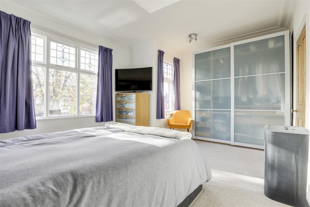 Davies Road, West Bridgford, Nottinghamshire, NG2 5JE