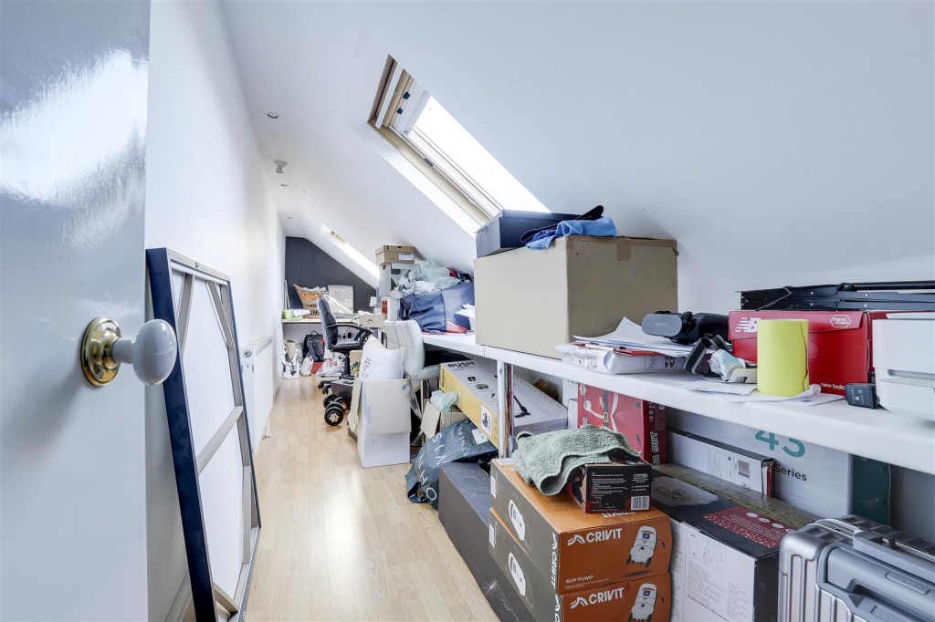 Davies Road, West Bridgford, Nottinghamshire, NG2 5JE