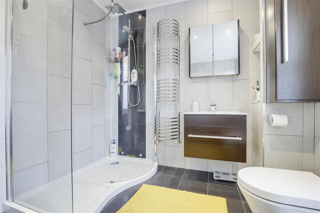 Davies Road, West Bridgford, Nottinghamshire, NG2 5JE