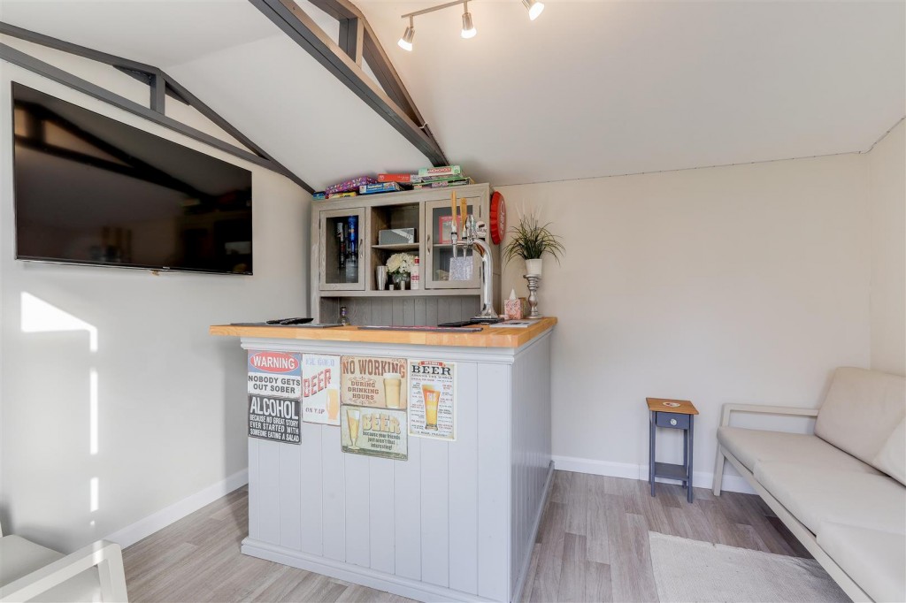 Lion Close, Nottingham, Nottinghamshire, NG8 5ED