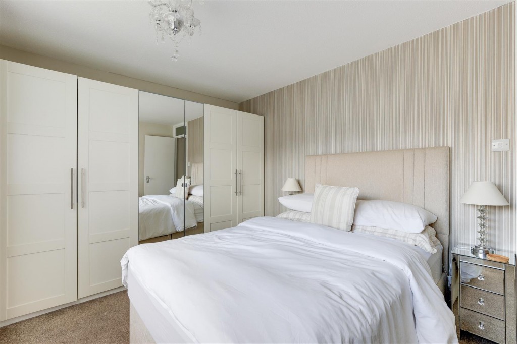 Lion Close, Nottingham, Nottinghamshire, NG8 5ED