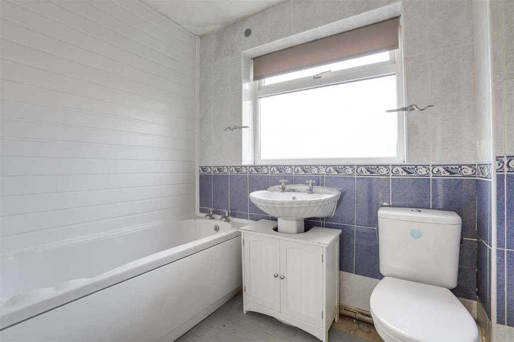 Ridgeway Walk, Top Valley, Nottinghamshire, NG5 9DP