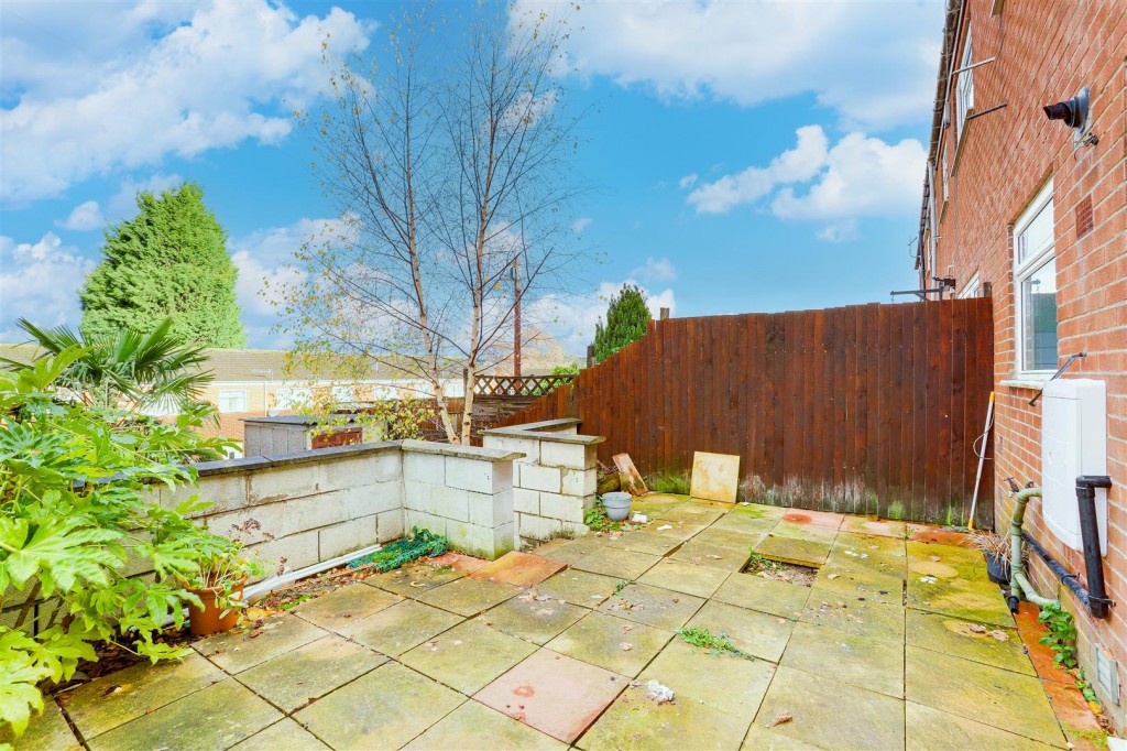Ridgeway Walk, Top Valley, Nottinghamshire, NG5 9DP