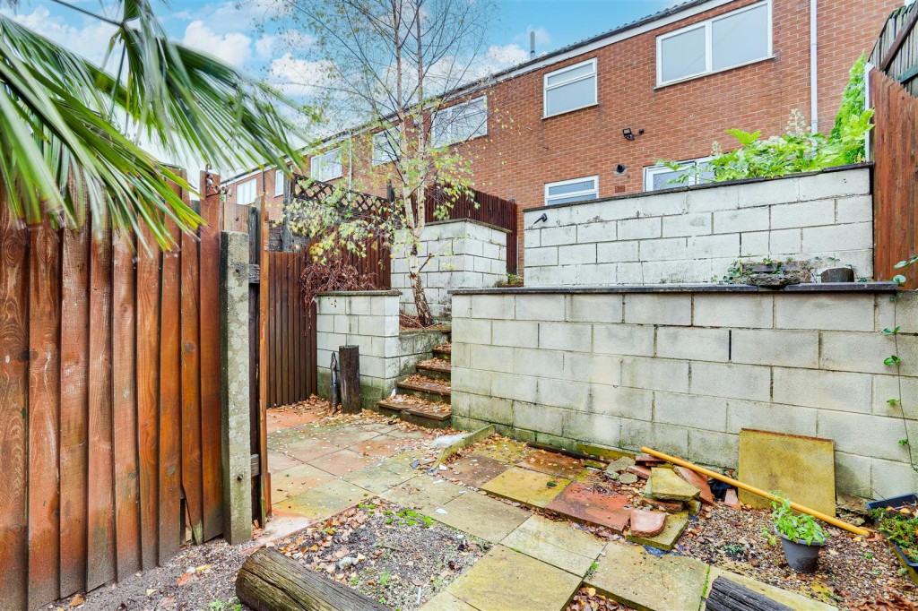 Ridgeway Walk, Top Valley, Nottinghamshire, NG5 9DP
