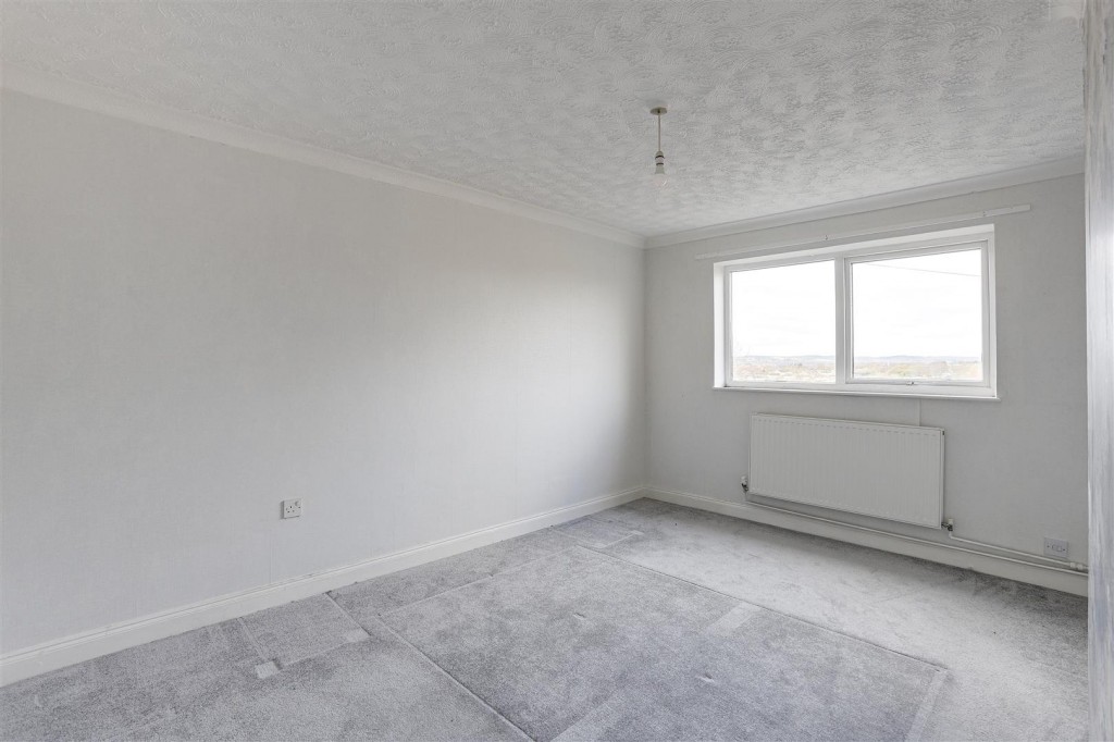 Ridgeway Walk, Top Valley, Nottinghamshire, NG5 9DP