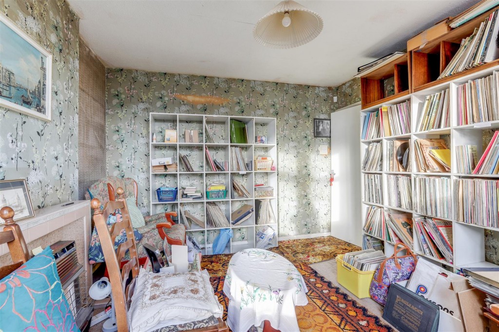 Trentham Gardens, Nottingham, Nottinghamshire , NG8 3NF