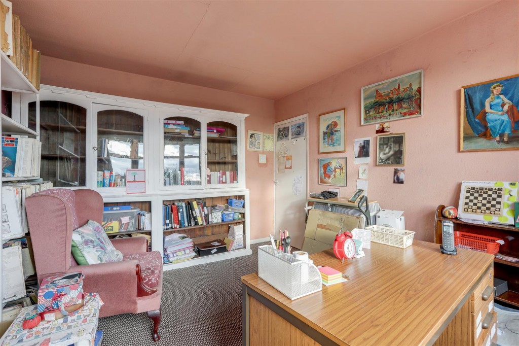 Trentham Gardens, Nottingham, Nottinghamshire , NG8 3NF