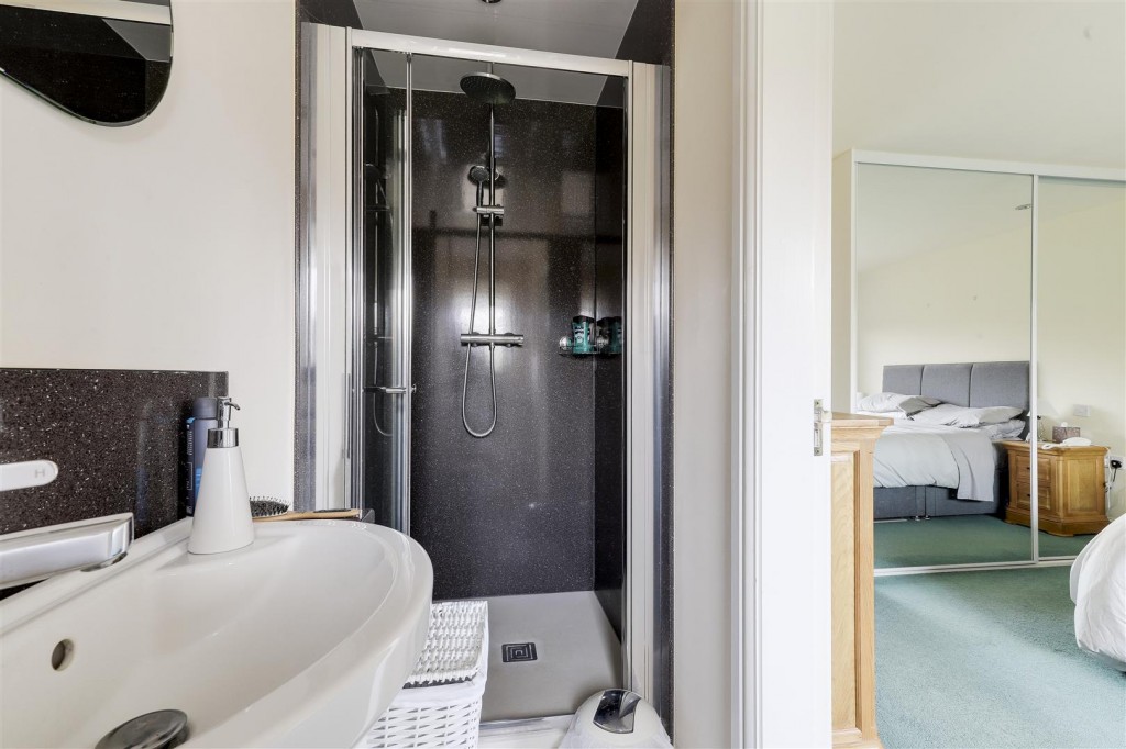 Briar Gardens, Calverton, Nottinghamshire, NG14 6QW