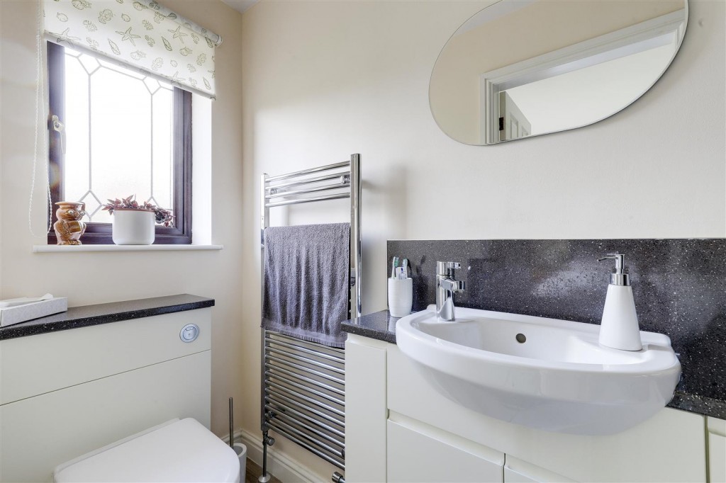 Briar Gardens, Calverton, Nottinghamshire, NG14 6QW