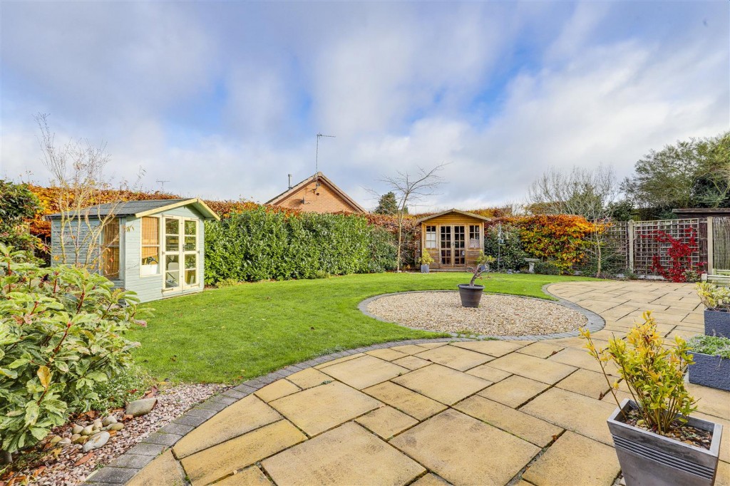 Briar Gardens, Calverton, Nottinghamshire, NG14 6QW