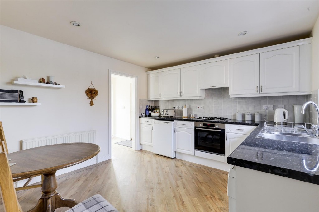 Briar Gardens, Calverton, Nottinghamshire, NG14 6QW