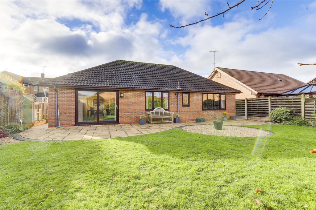 Briar Gardens, Calverton, Nottinghamshire, NG14 6QW