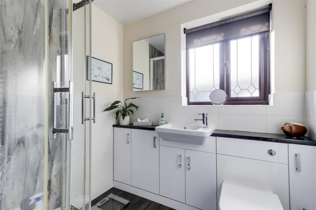 Briar Gardens, Calverton, Nottinghamshire, NG14 6QW