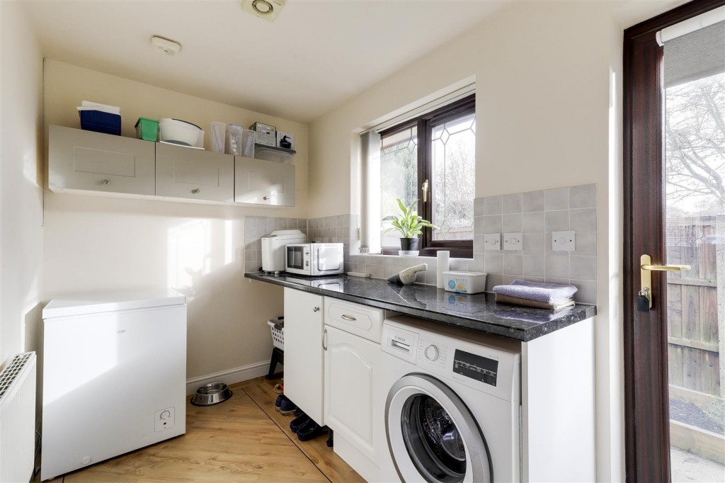 Briar Gardens, Calverton, Nottinghamshire, NG14 6QW