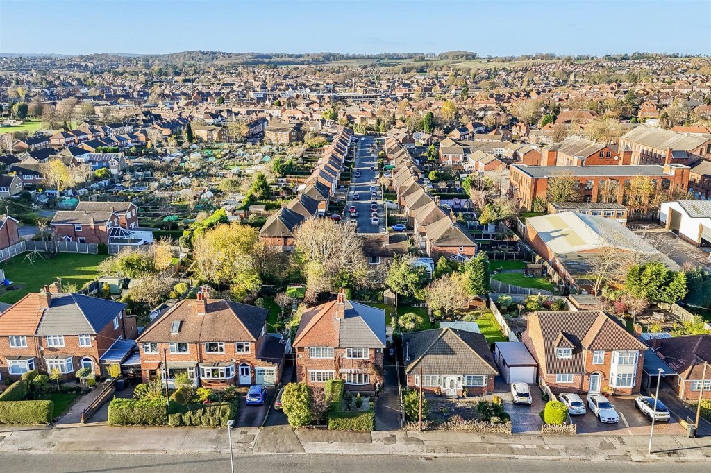 Rolleston Drive, Arnold, Nottinghamshire, NG5 7JA