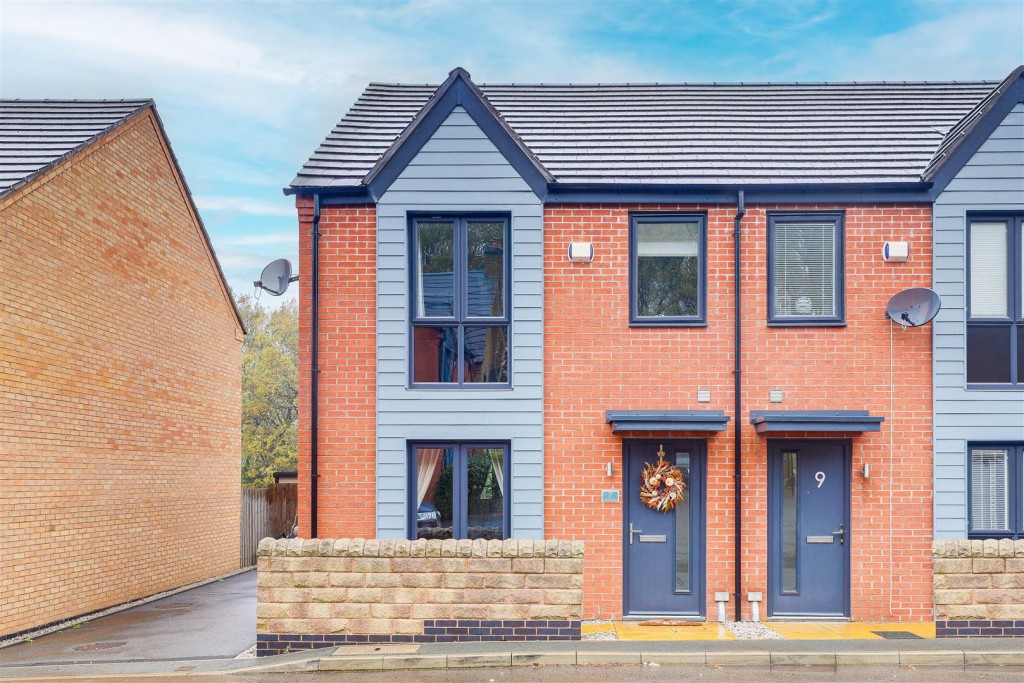 Country Crescent, Bestwood Village, Nottinghamshire, NG6 8ZX