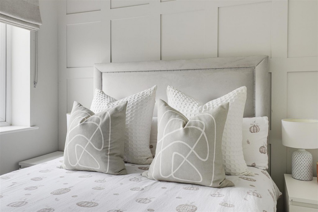 Country Crescent, Bestwood Village, Nottinghamshire, NG6 8ZX