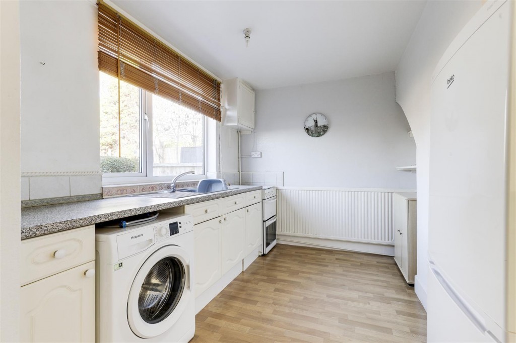 Hadbury Road, Basford, Nottinghamshire, NG5 1JZ