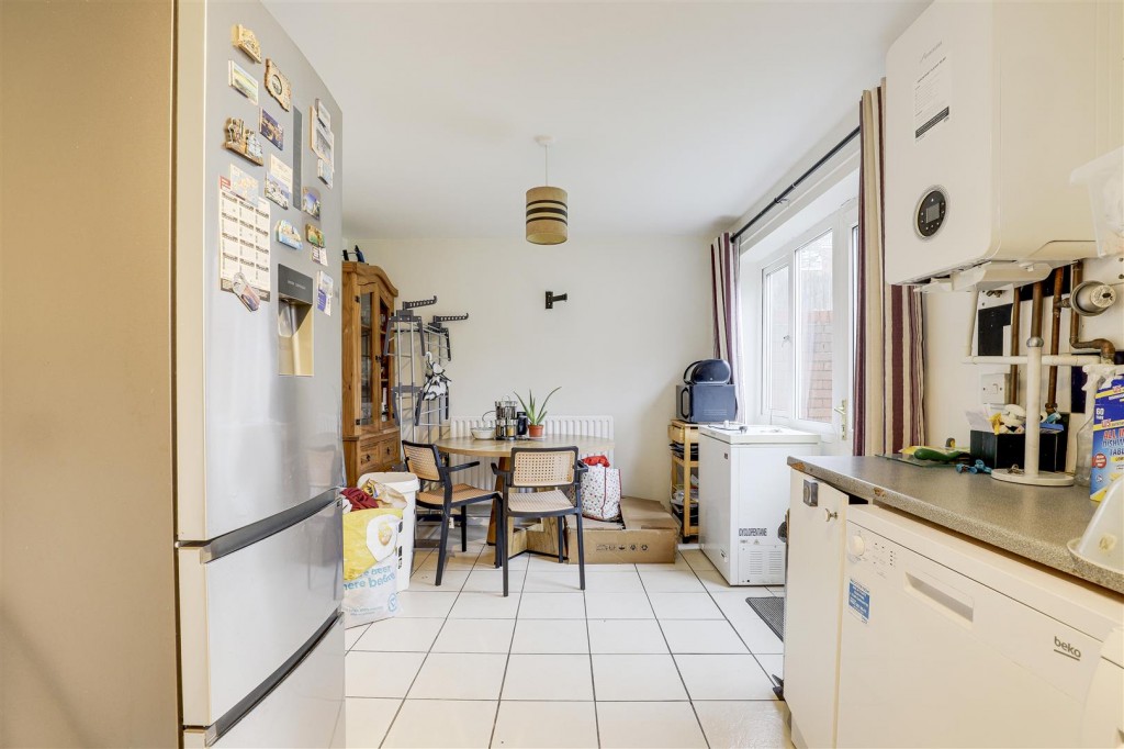 Iona Gardens, Bestwood, Nottinghamshire, NG5 9NT