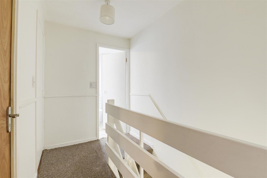 Iona Gardens, Bestwood, Nottinghamshire, NG5 9NT