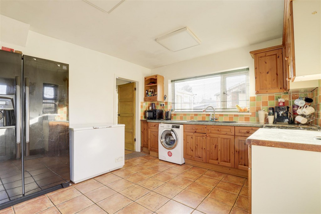 Hillbeck Crescent, Nottingham, Nottinghamshire, NG8 2EX