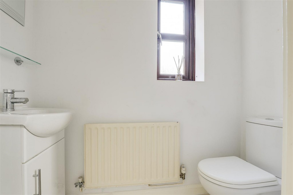 Hotspur Drive, Colwick, Nottinghamshire, NG4 2BS