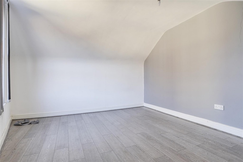 Loscoe Road, Carrington, Nottinghamshire, NG5 2AW