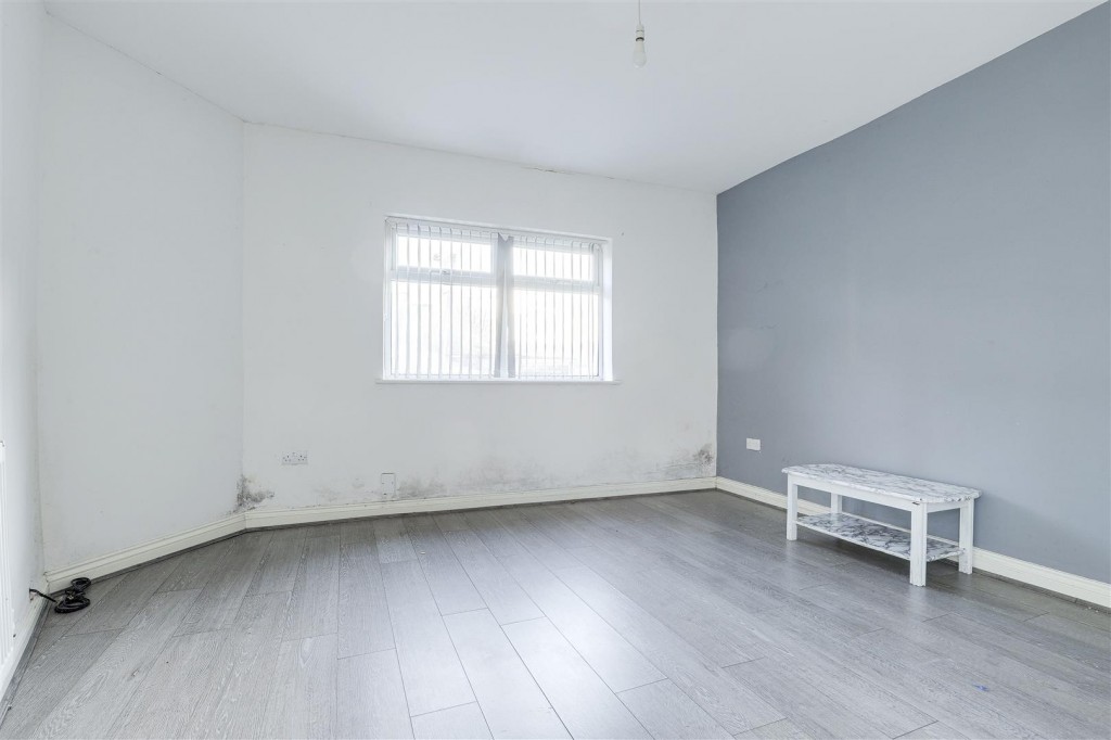 Loscoe Road, Carrington, Nottinghamshire, NG5 2AW