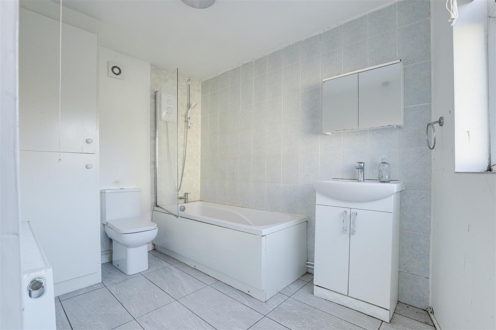 Loscoe Road, Carrington, Nottinghamshire, NG5 2AW