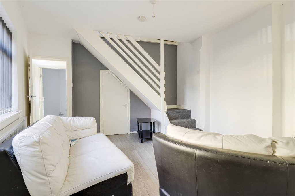 Loscoe Road, Carrington, Nottinghamshire, NG5 2AW