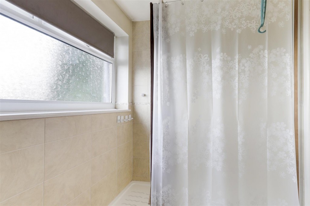 Revelstoke Way, Rise Park, Nottinghamshire, NG5 5AR