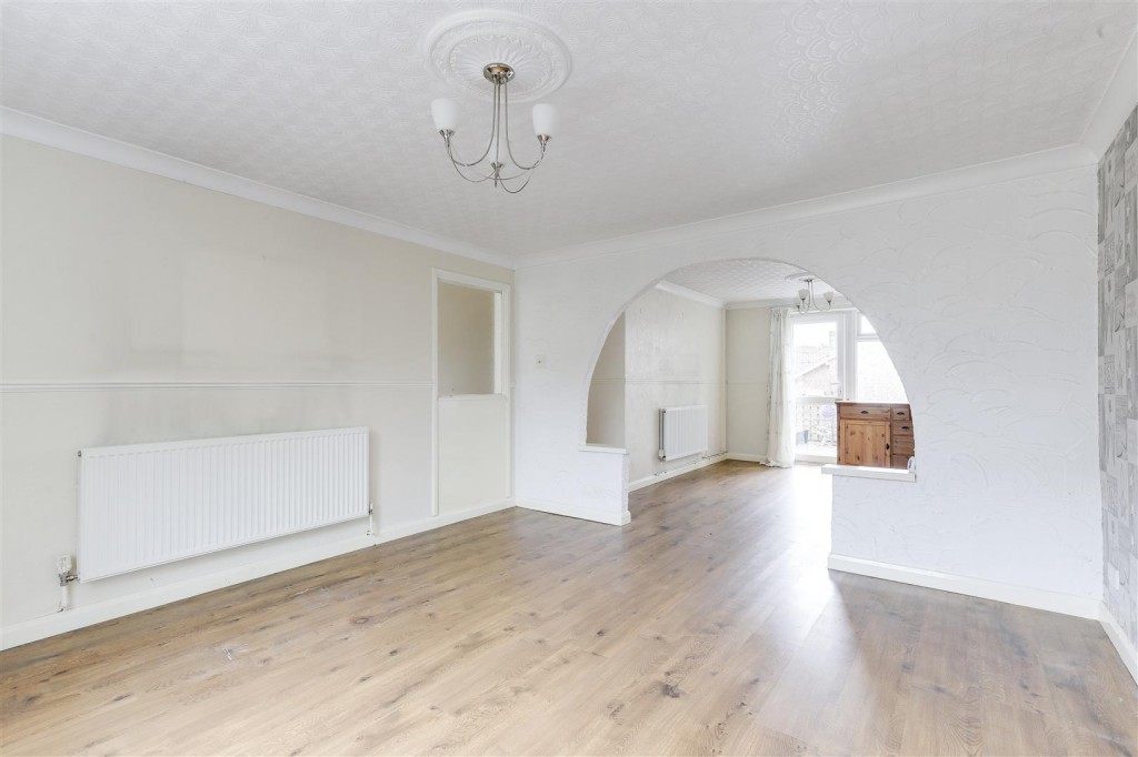 Revelstoke Way, Rise Park, Nottinghamshire, NG5 5AR