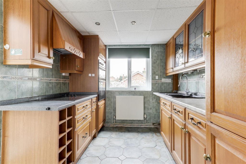 Revelstoke Way, Rise Park, Nottinghamshire, NG5 5AR