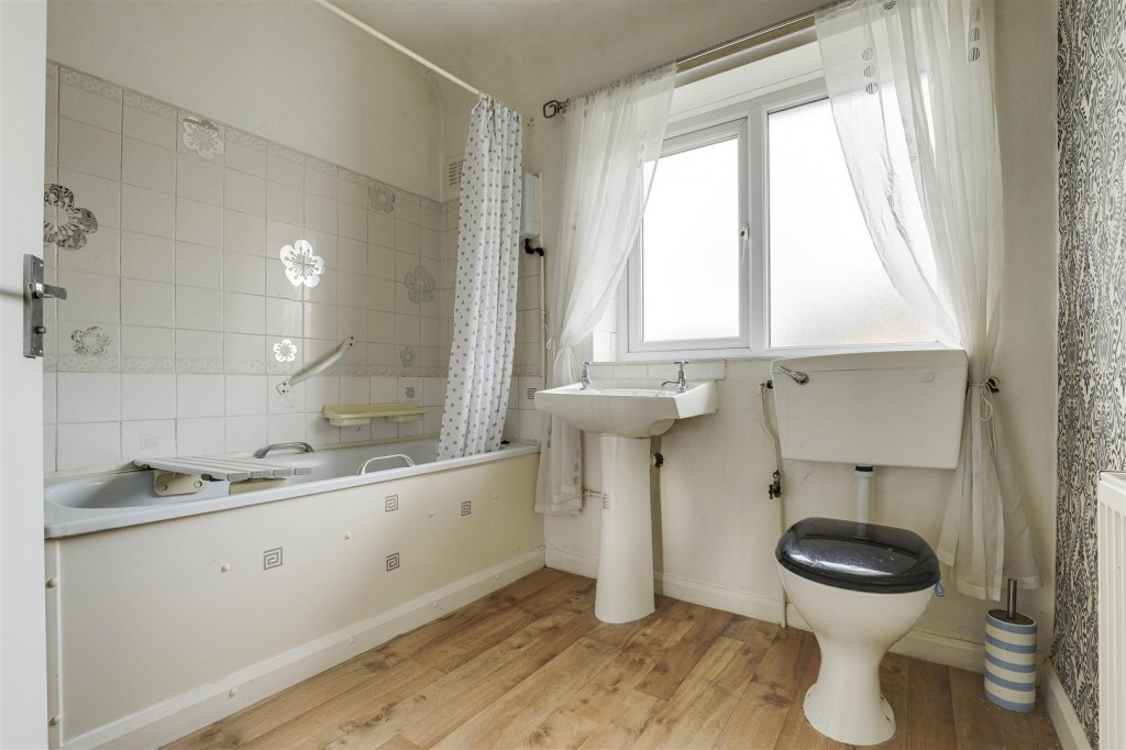 Heathfield Road, Nottingham, Nottinghamshire, NG5 1NN