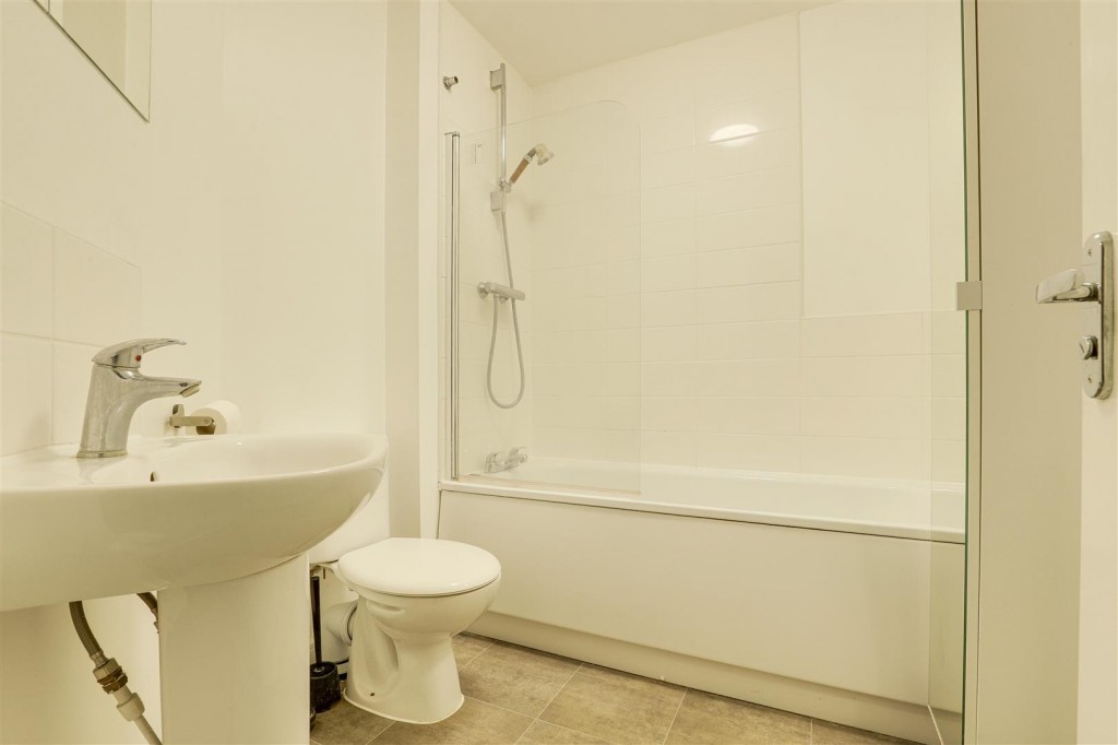 Autumn Close, West Bridgford, Nottinghamshire, NG2 7YL