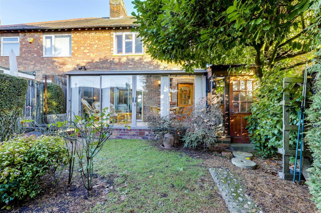 Dovedale Road, Bakersfield, Nottinghamshire, NG3 7GS