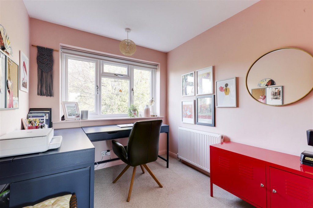 Walsingham Road, Woodthorpe, Nottinghamshire, NG5 4NU